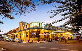 Seabreeze Beach Hotel